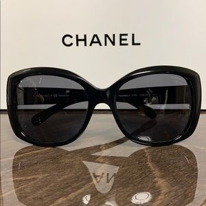 CHANEL CC Logo Polarized Sunglasses 5183 Black